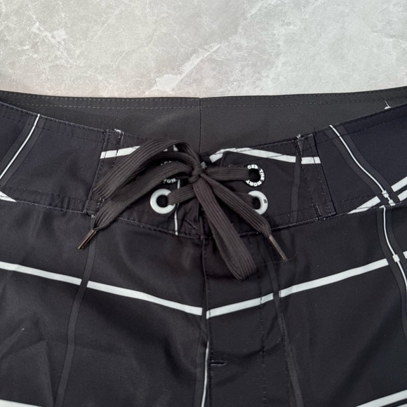 Men’s The North Face Plaid Board Shorts Velcro Tie Up With Pocket Size 30 Small - Picture 3 of 16